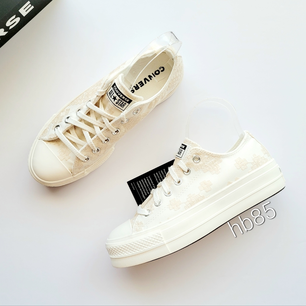 Converse CTAS Lift Ox Vintage White Egret Women's 10.5